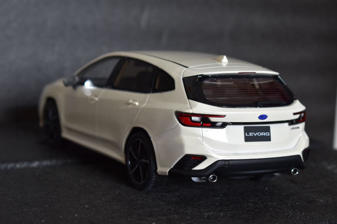 1/18 京商 サムライ スバル レヴォーグ GT レジン ミニカー