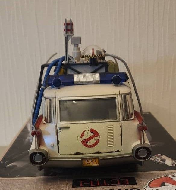 Hasbro ハズブロ 1/18 ゴーストバスターズ　ECTO-1 ミニカー