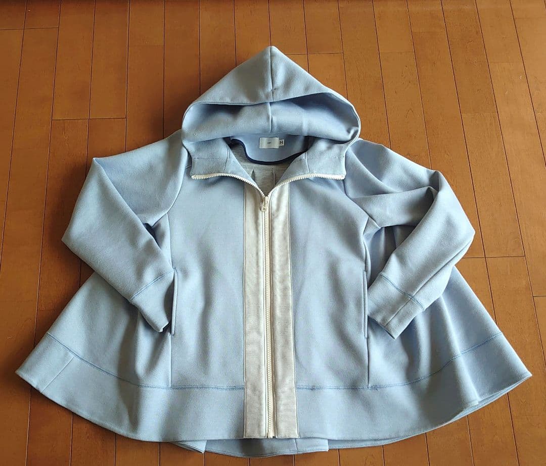 【yori 美品】フード付きライトブルーアウター