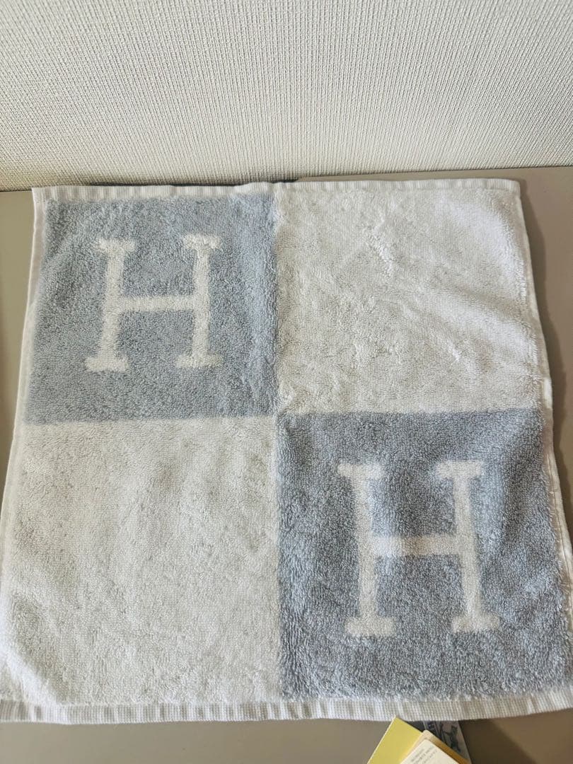 【新品タグ付き】エルメス HERMES Hロゴ タオルハンカチ