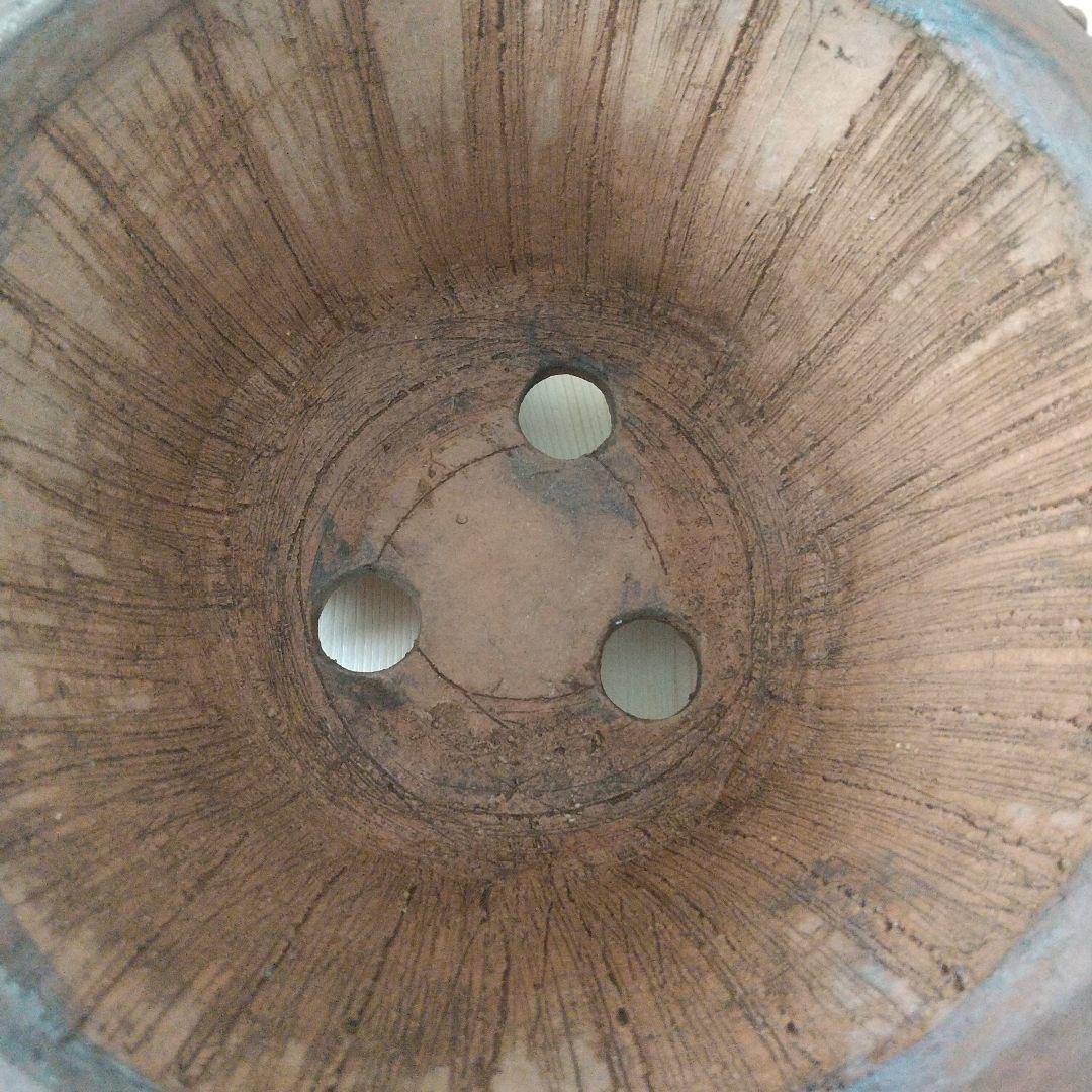 陶器製 円形花器 鋲打ち手彫り模様 富船植木鉢