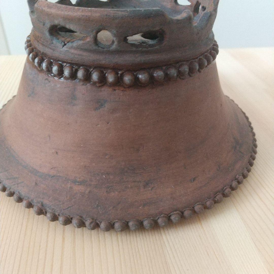 陶器製 円形花器 鋲打ち手彫り模様 富船植木鉢
