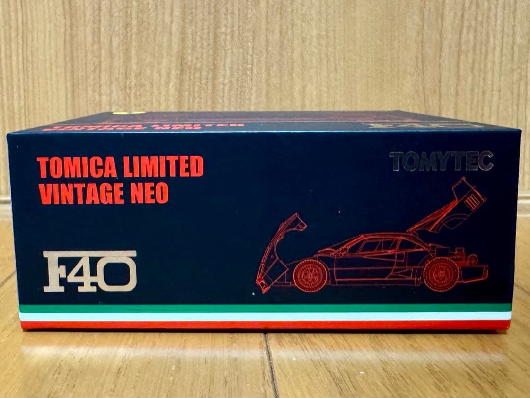 トミカリミテッドヴィンテージネオ フェラーリF40赤　TOMICA NEO