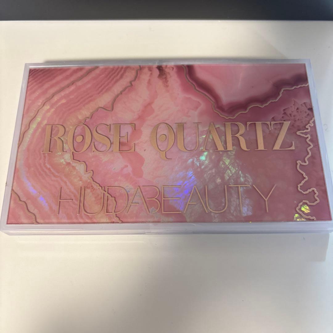 HUDA BEAUTY ROSE QUARTZ アイシャドウパレット