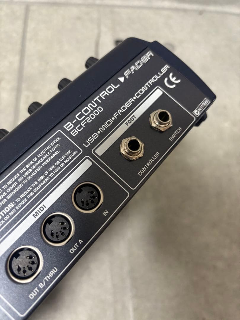 BEHRINGER BCF2000 USB/MIDI 全ボタン反応確認済