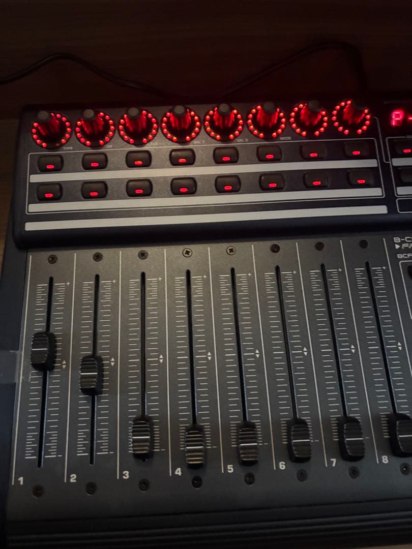BEHRINGER BCF2000 USB/MIDI 全ボタン反応確認済