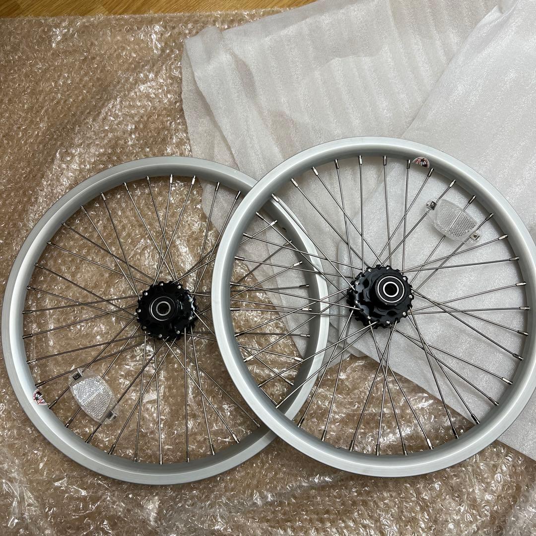 STRiDA ホイール　シルバー 18インチ 新品 【送料無料】