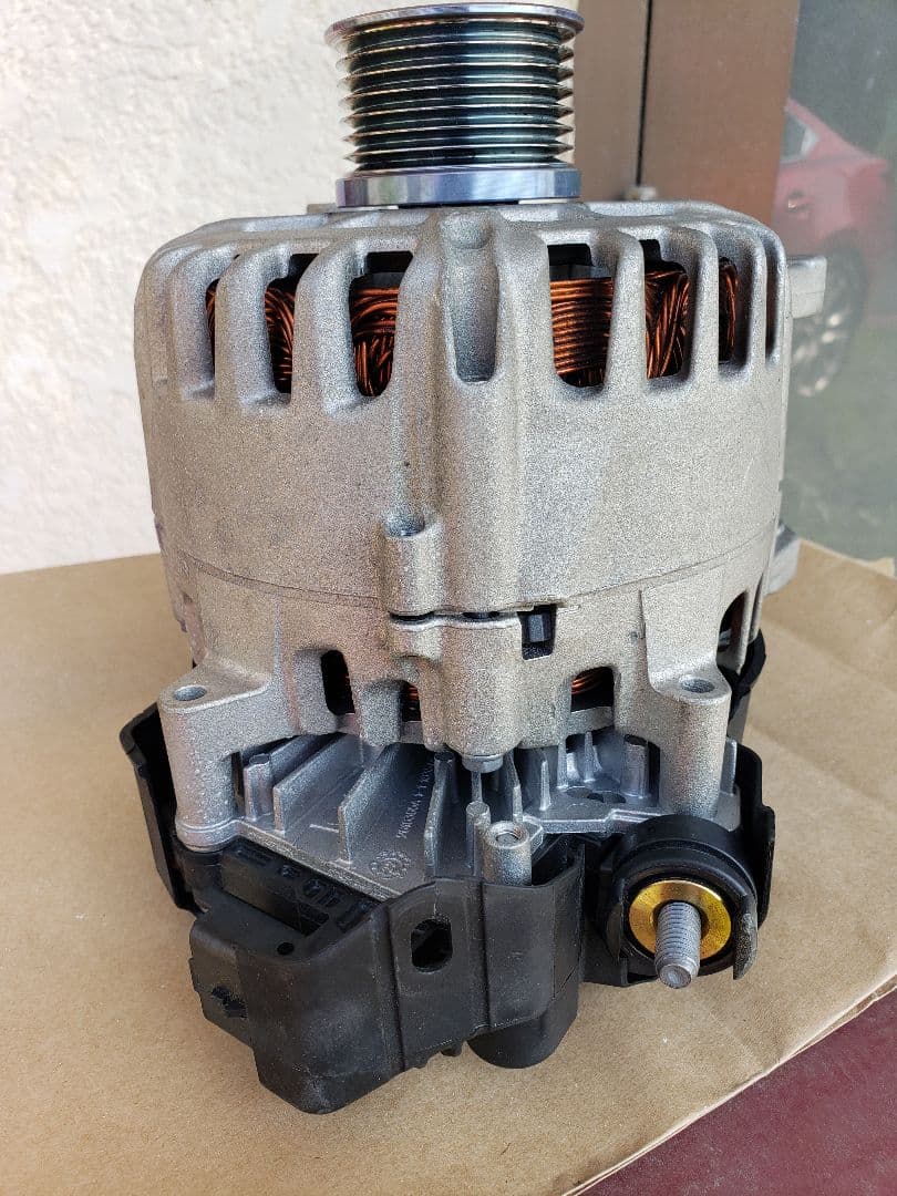 エクストレイル DBA-T32 オルタネーター　　日産　ニッサンパーツ