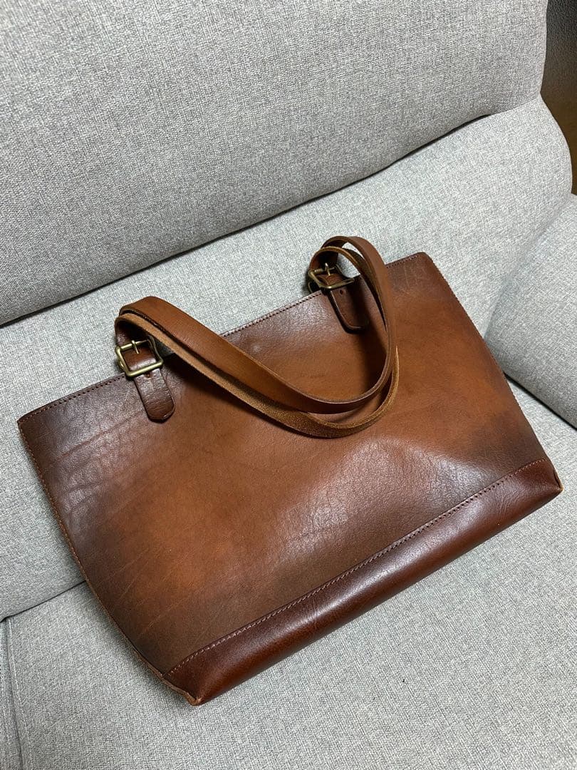 ヴァスコ　LEATHER TRAVEL TOTEBAG -Mレザートートバッグ