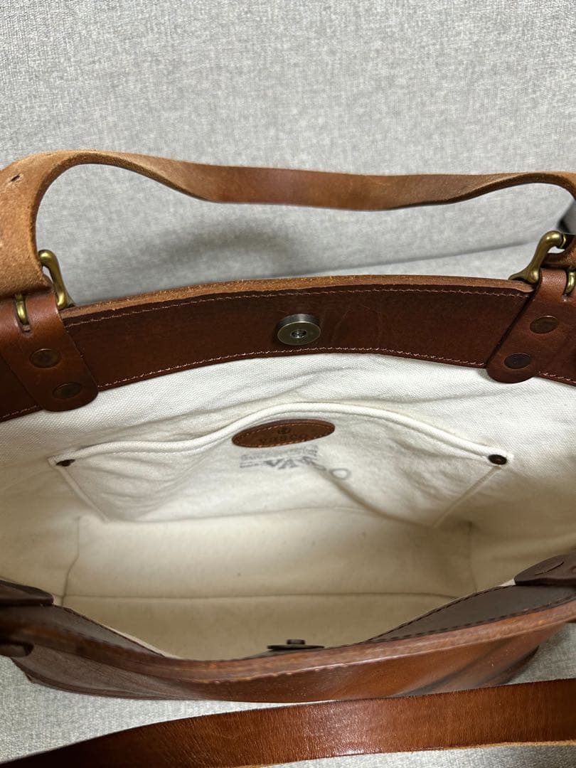 ヴァスコ　LEATHER TRAVEL TOTEBAG -Mレザートートバッグ