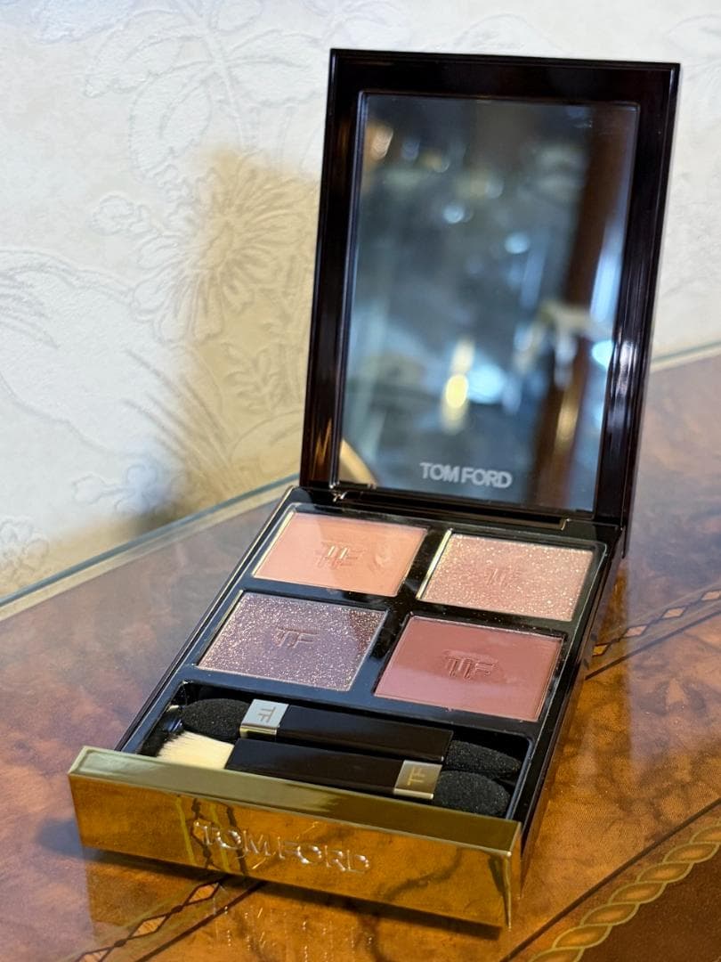 TOM FORD トムフォード アイカラークォード 01S メタリックモーブ