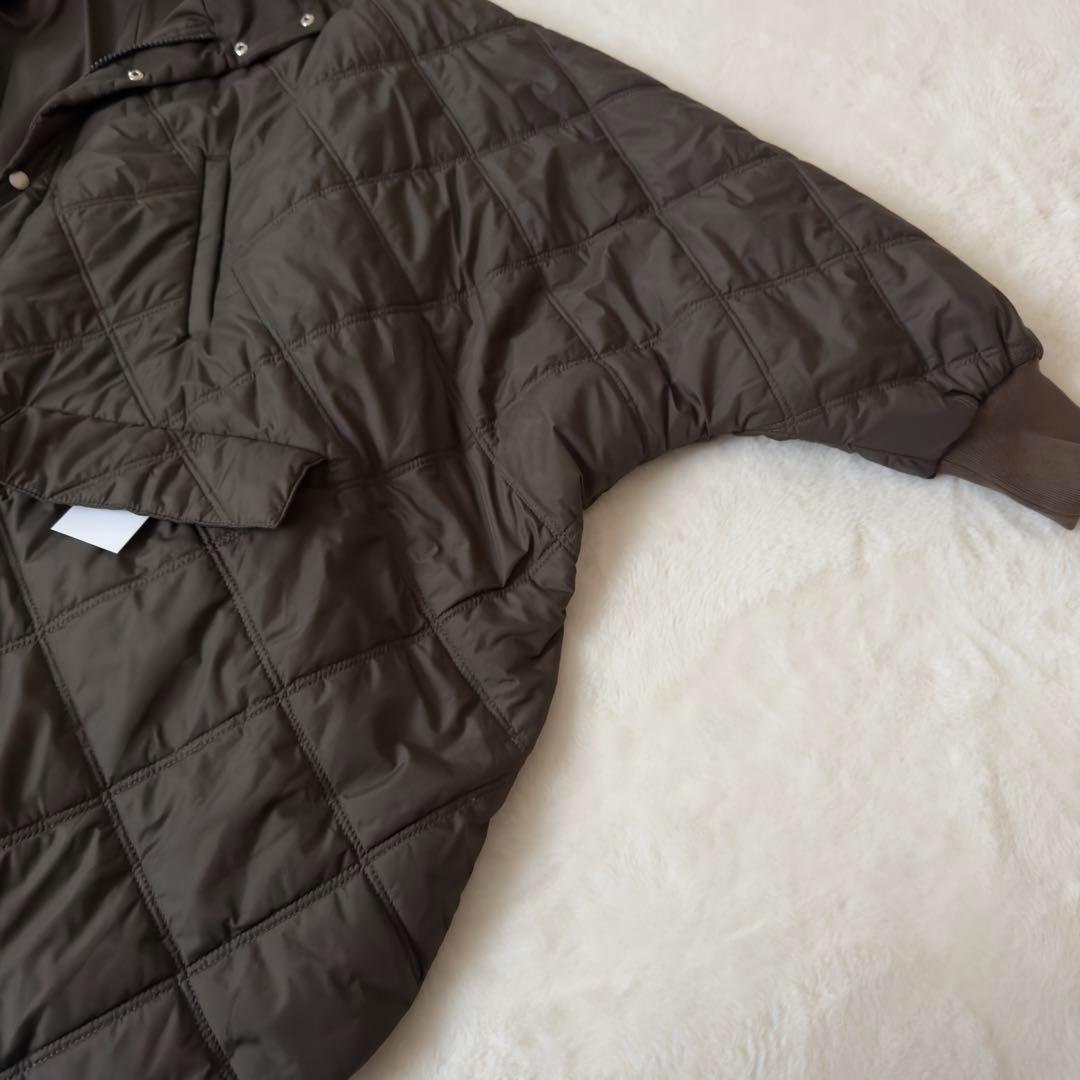 新品未使用　THROW Quilting Hooded ポンチョ　カーキ　F