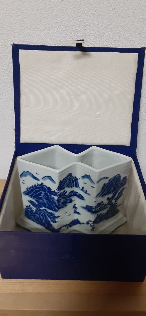 本日9時まで依頼値下げします！中国陶磁 置物飾り 花瓶 骨董品