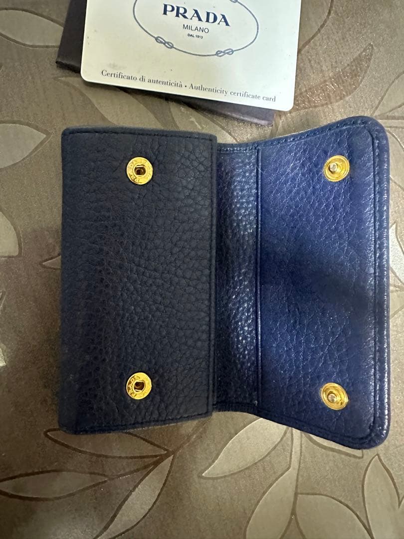 PRADA キーケース ネービー　レザー ゴールド金具 認証カード付