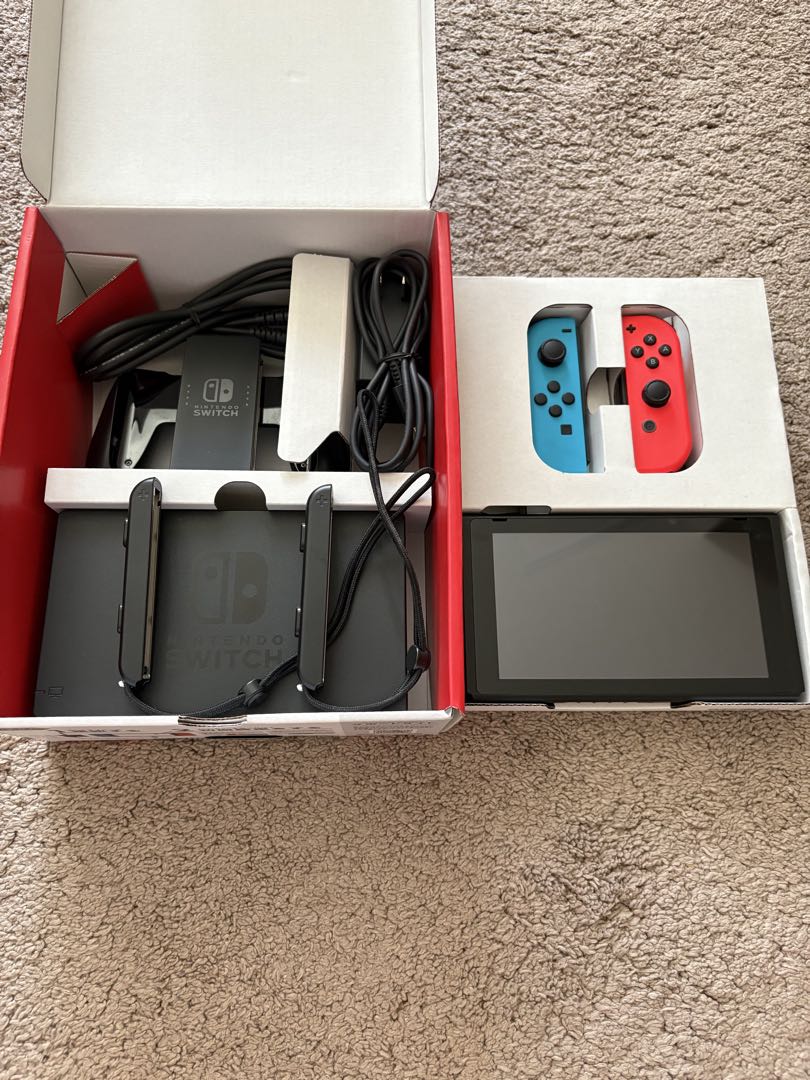 Nintendo Switch 本体 青 赤 Joy-Con