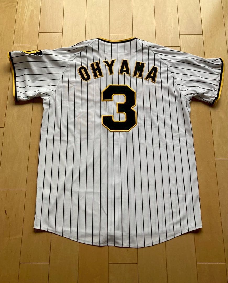 阪神タイガース　大山悠輔選手　前ホーム　ユニフォーム　Ｏサイズ　#３