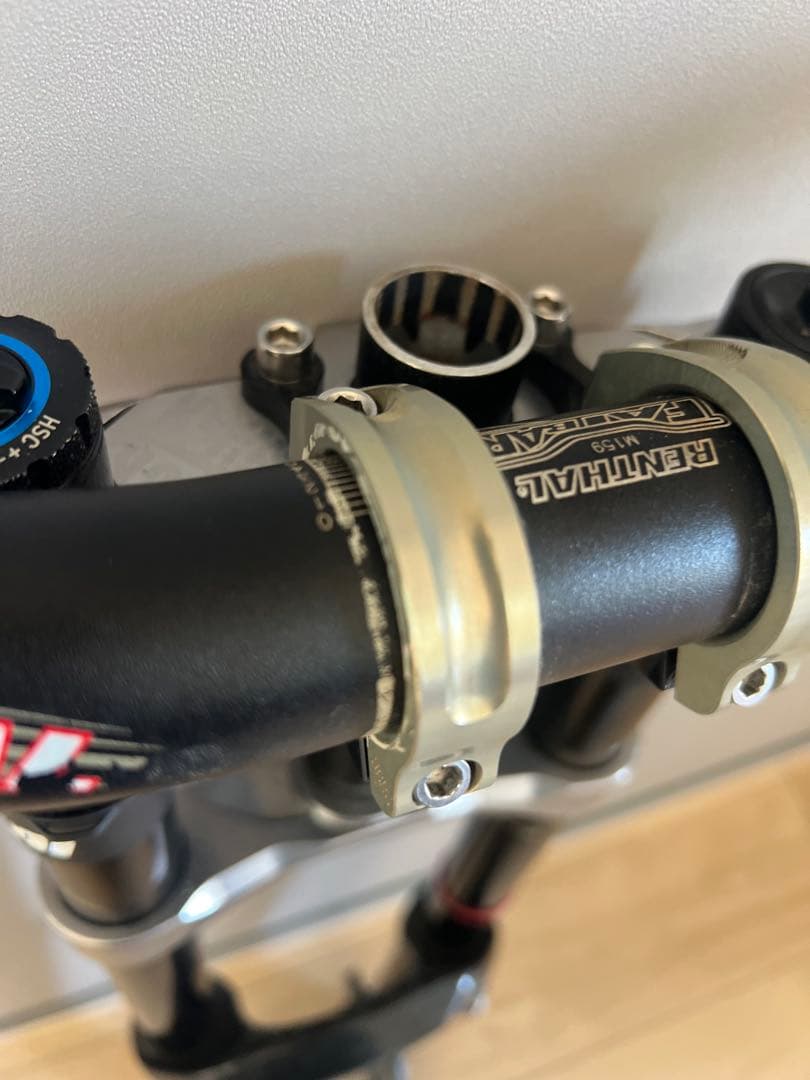 ROCK SHOX BOXXER & RENTHALハンドル、ステム