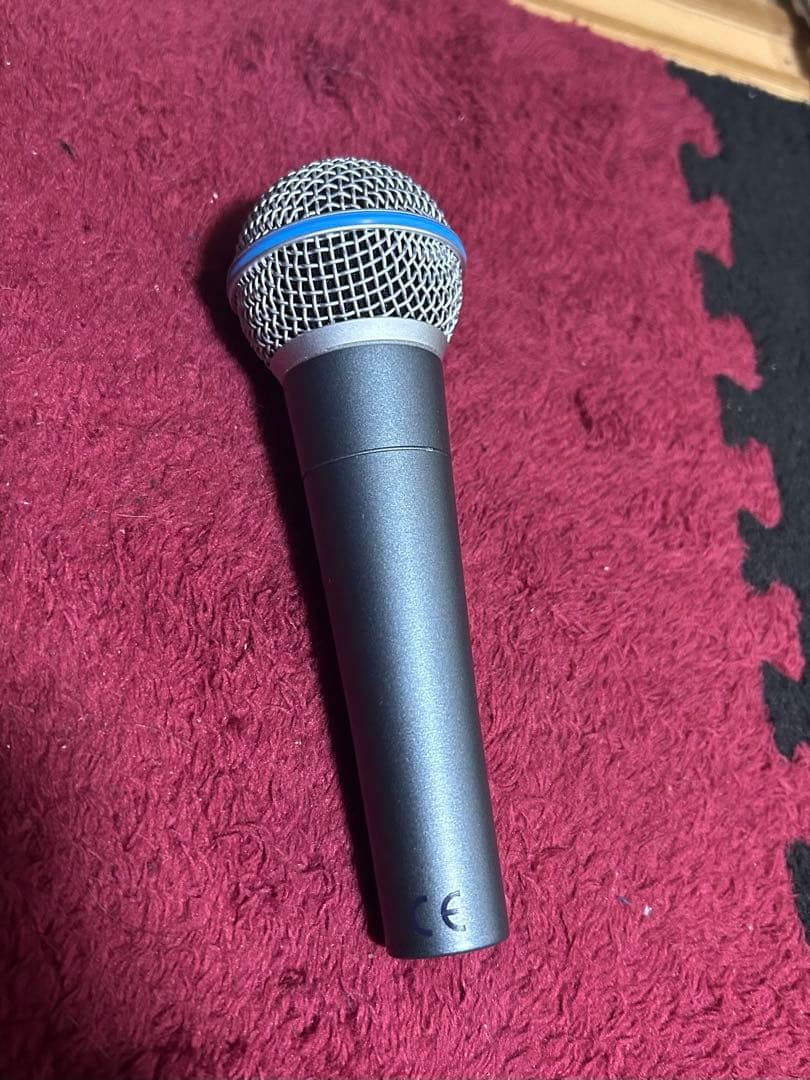 SHURE BETA 58A マイクとケース