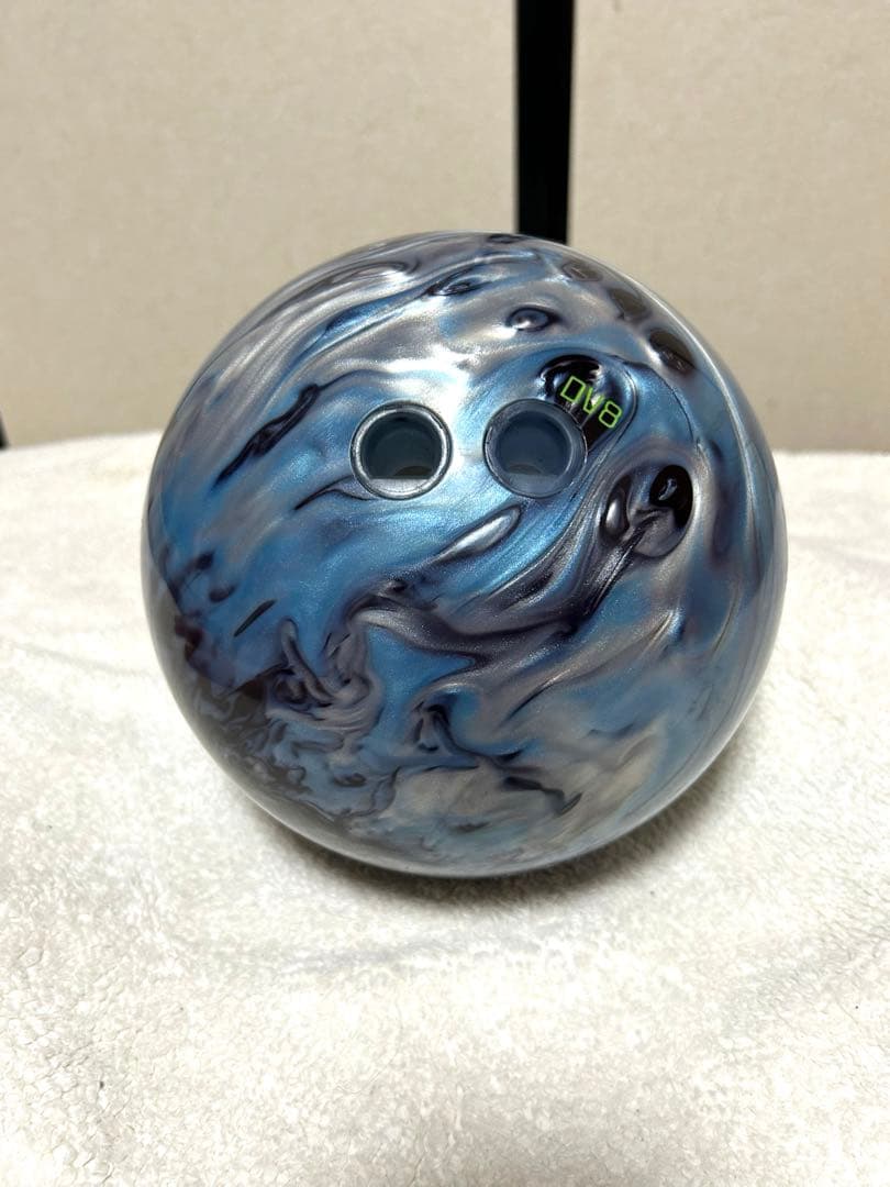 DV8 PRIMITIVE ボウリングボール