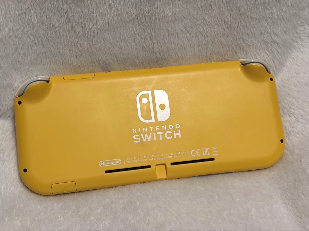 Switchライト　イエロー　本体