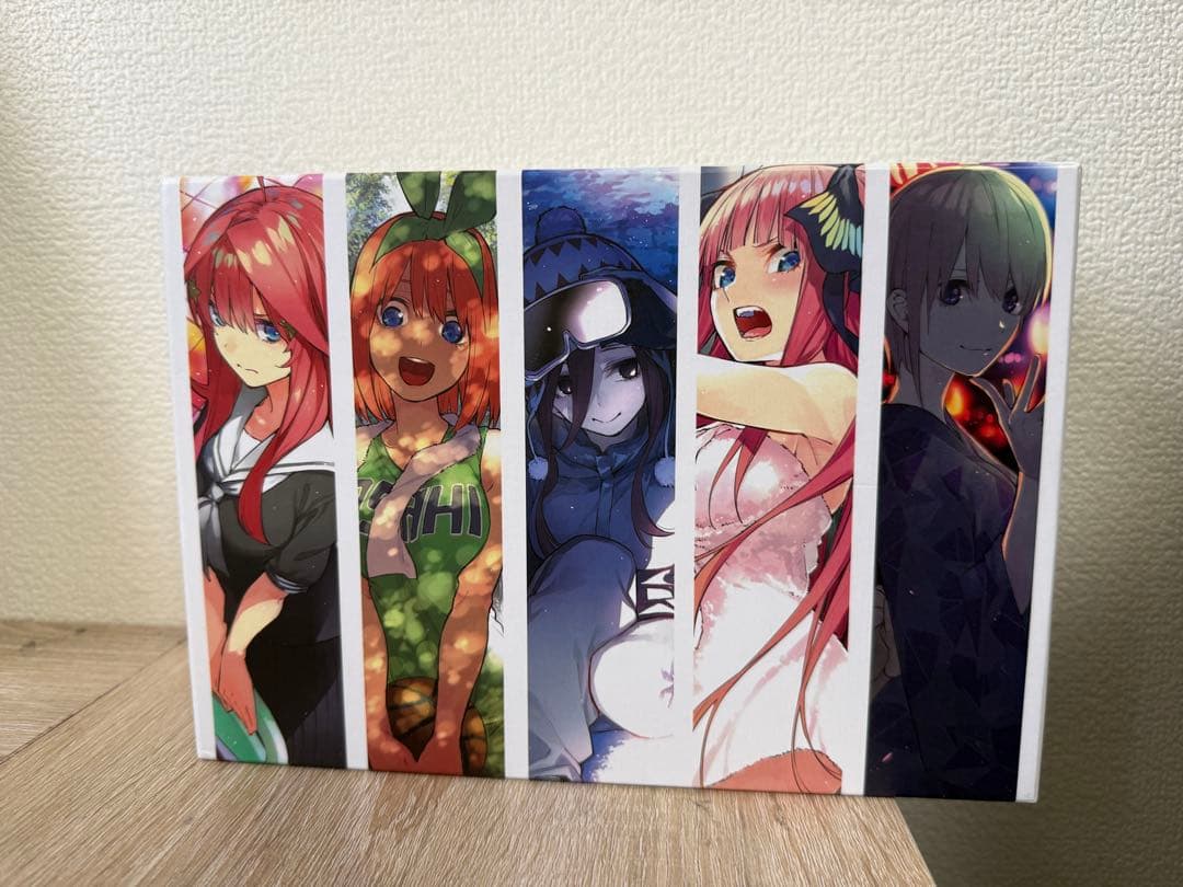 五等分の花嫁全巻+キャラクターブック全巻+公式アニメ資料集+限定全巻収納BOX