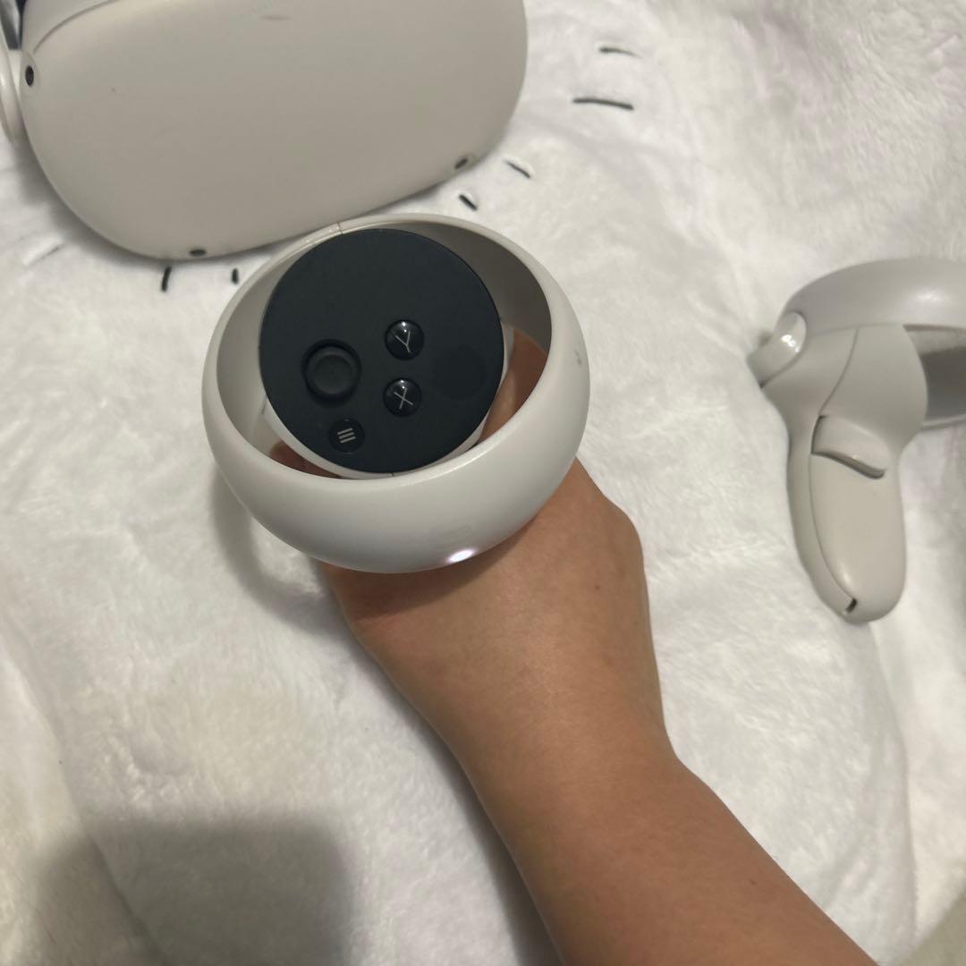 メタクエスト2ヘッドセットとコントローラーセット