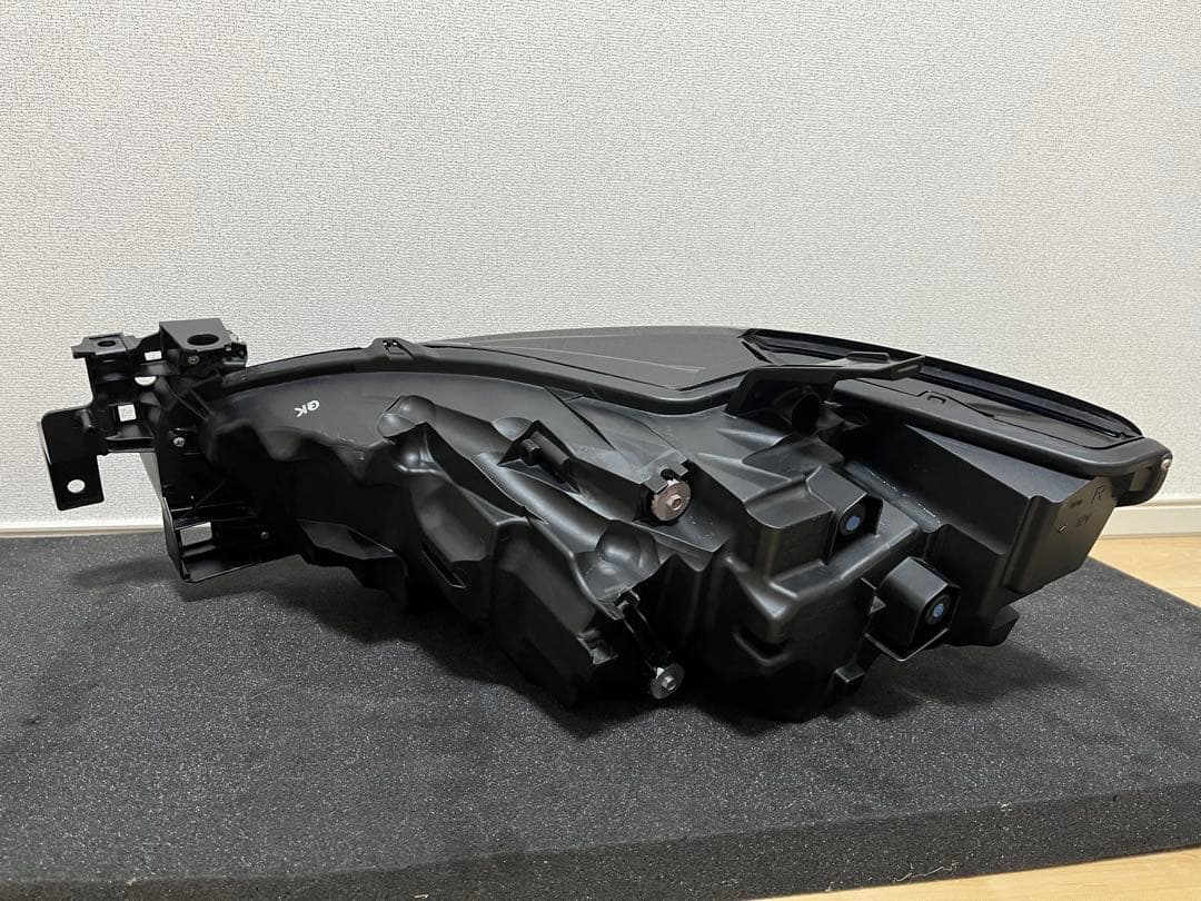 マツダ　アテンザ　GJ型　中期　LEDヘッドライト