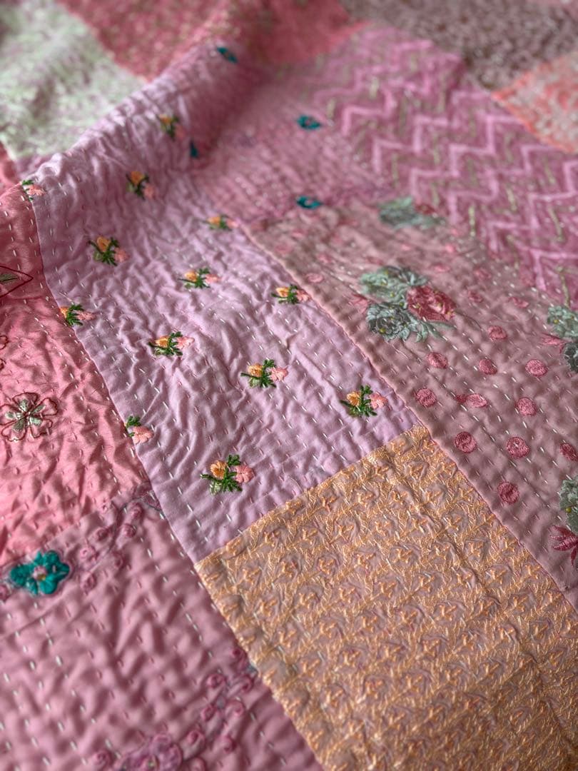 インド刺繍ラリーキルト ビンテージサリー カンタキルト マルチカバー 大判
