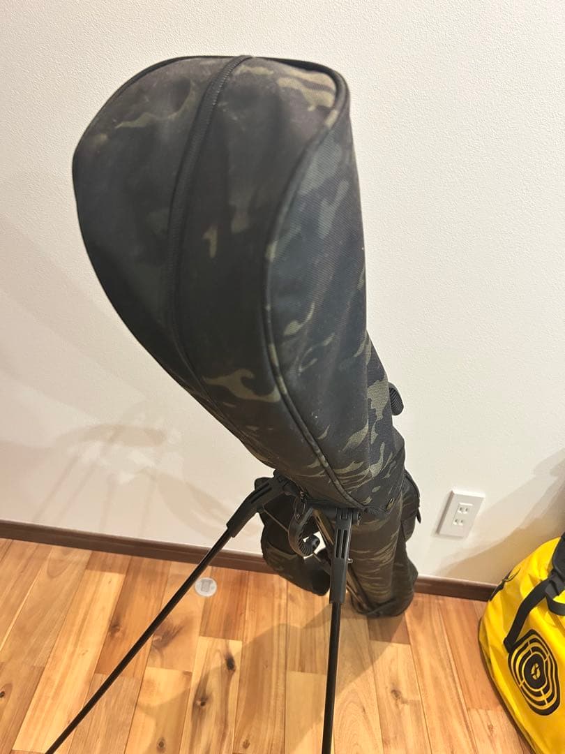 【美品】ROBUSTIN軽量ゴルフスタンドバッグ 1.2kg