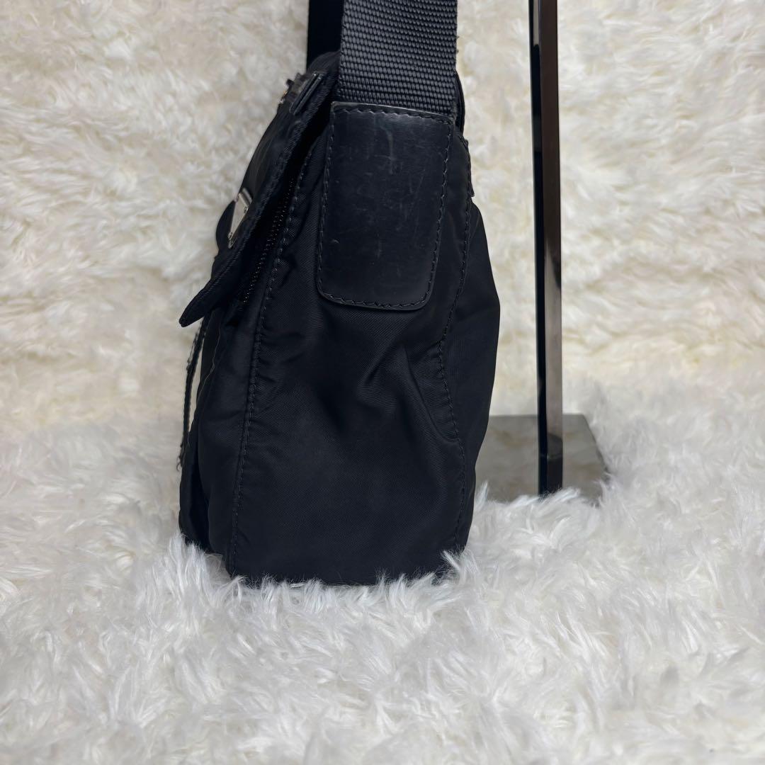✨大人気✨PRADA プラダ　ショルダーバッグ　メッセンジャー　ナイロン　黒