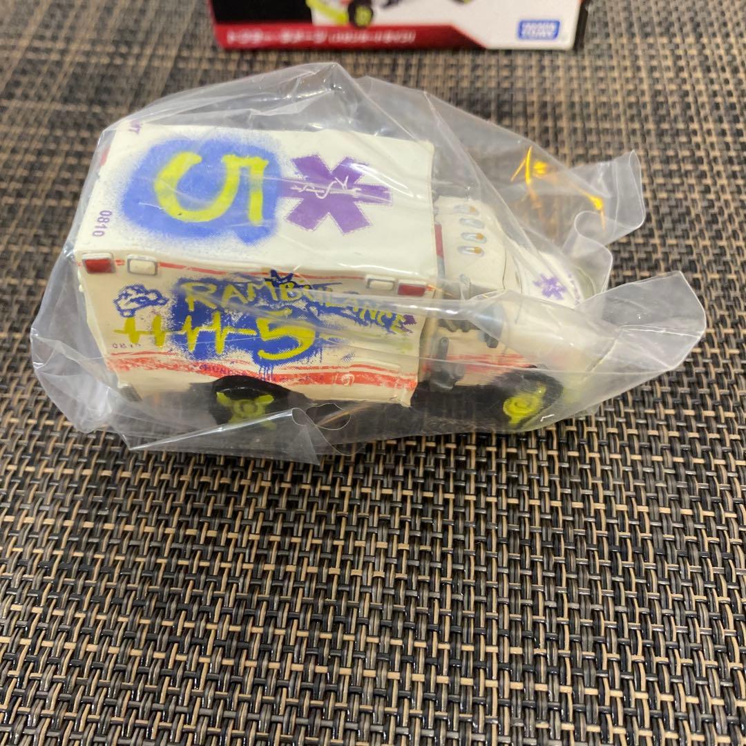 トミカ　カーズトミカ　ドクター・ダメージ　スタンダードタイプ