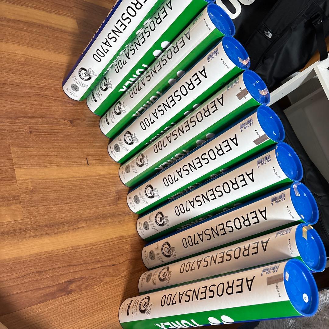 中古シャトル　yonex aerosensa700