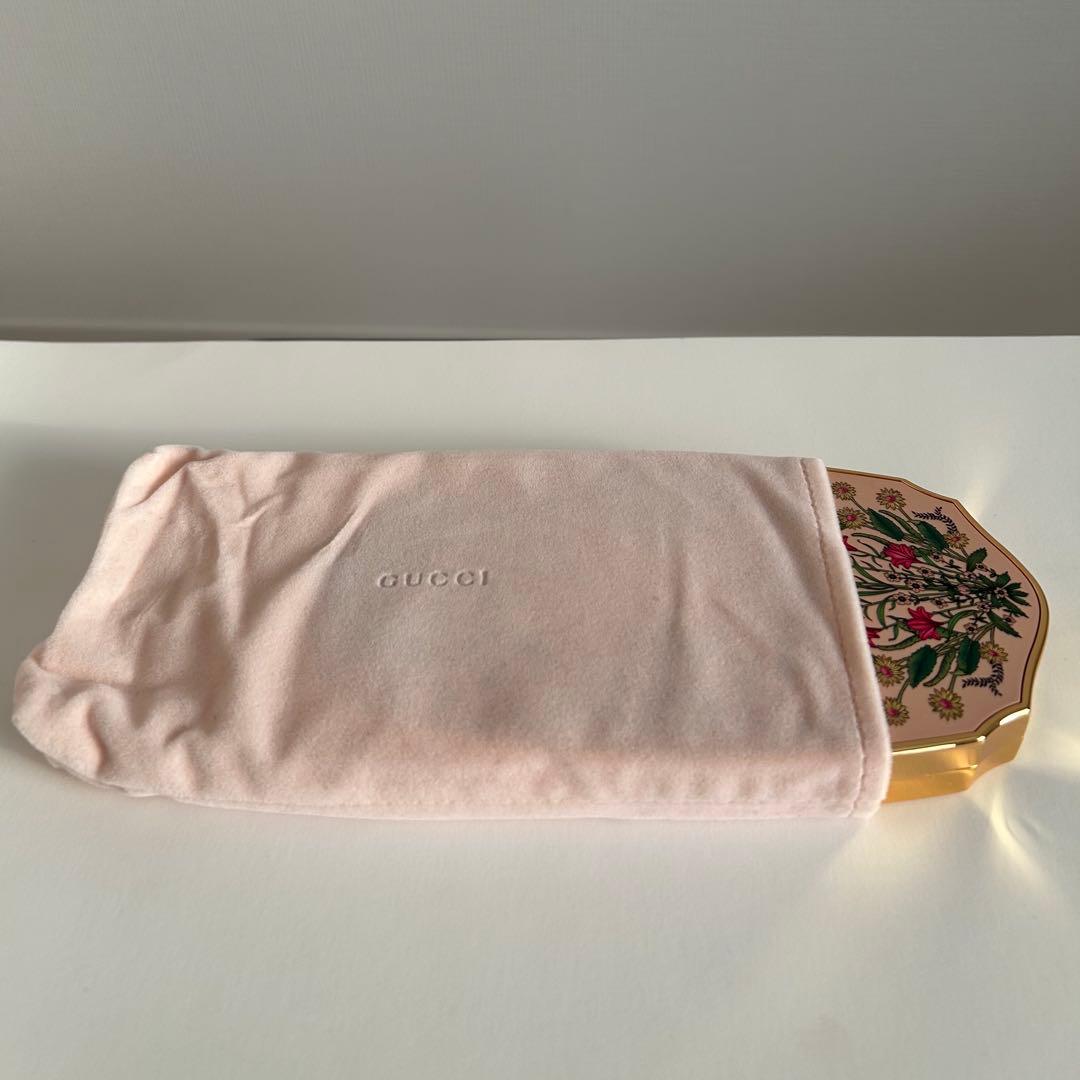 r*n様 【未使用】GUCCI アイシャドウパレットFlora