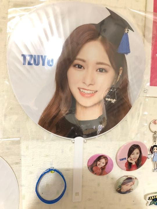 TWICE ツウィ グッズ