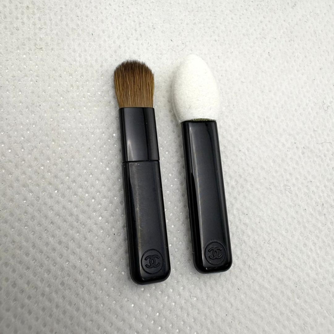 E*v様 Z8685★CHANEL　レ　キャトル　オンブル　ブトン　219　アイ