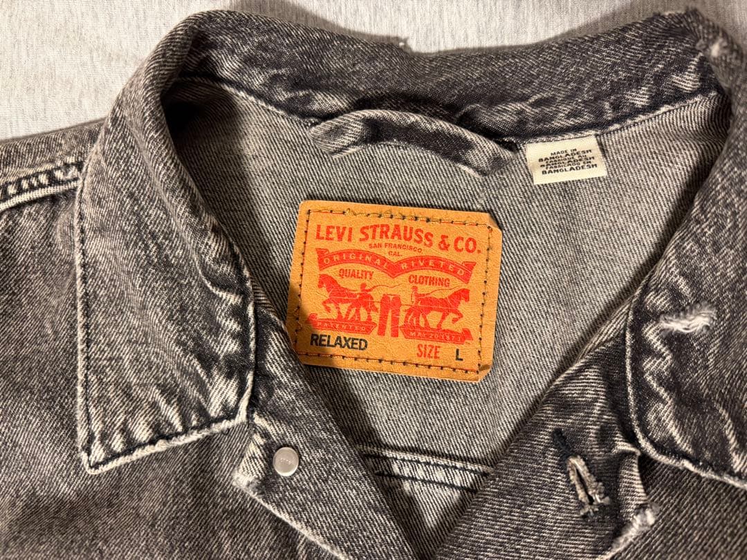 【ほぼ新品】Levi’s デニムジャケット ブラックグレー ウォッシュ加工