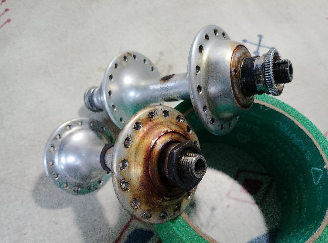 ハブ Campagnolo RECORD 32H 約99/128mm