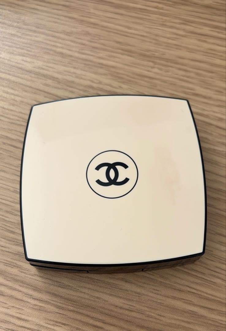 CHANEL LES BEIGES アイシャドウパレット ライト シャネル