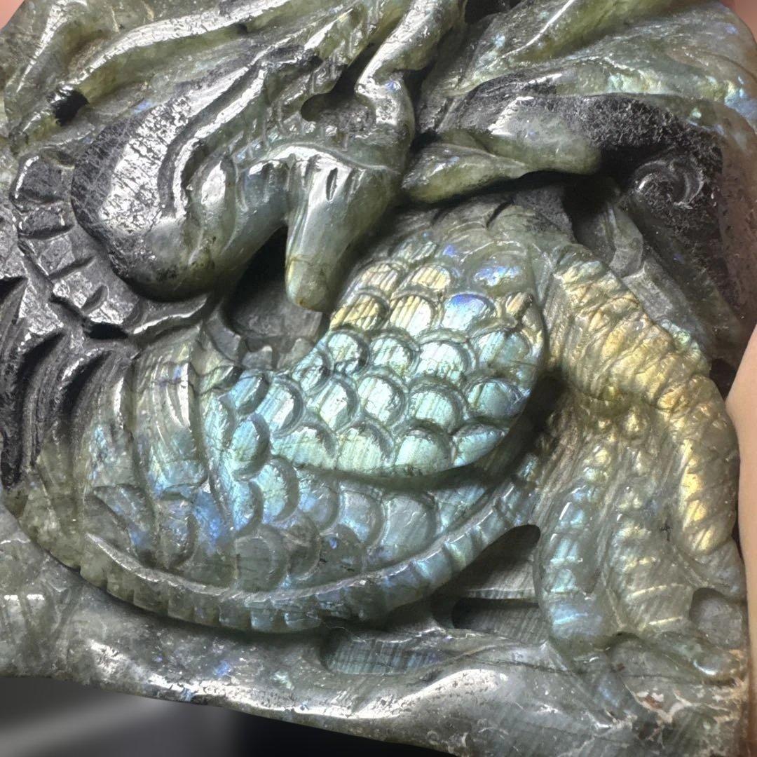 極上シラー 龍神ラブラドライト 台座付　龍彫