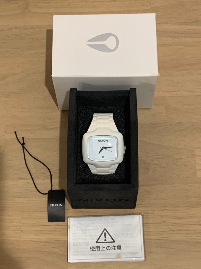 NIXON ニクソン THE RUBBER PLAYER ラバープレイヤー　白