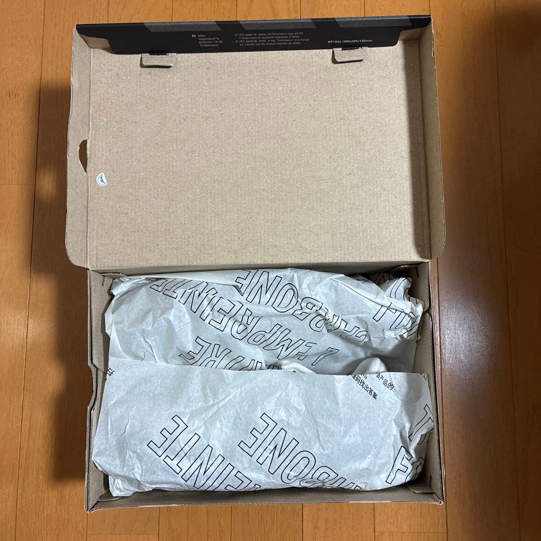 新品　アディダス ランニングシューズ　スーパーノヴァ ライズM 25cm