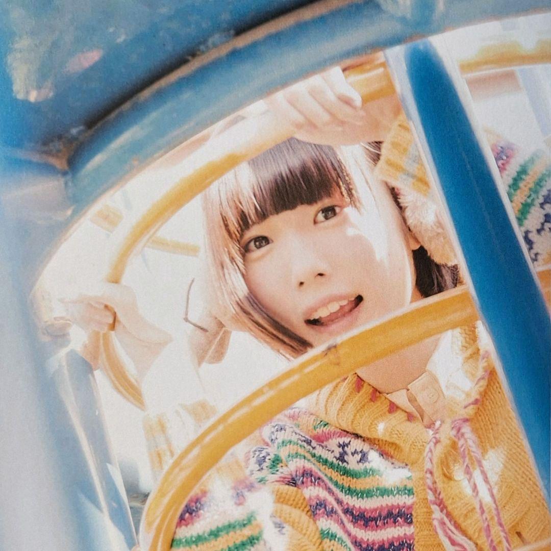 IDOL AND READ : 読むアイドルマガジン 002サイン入 + 写真