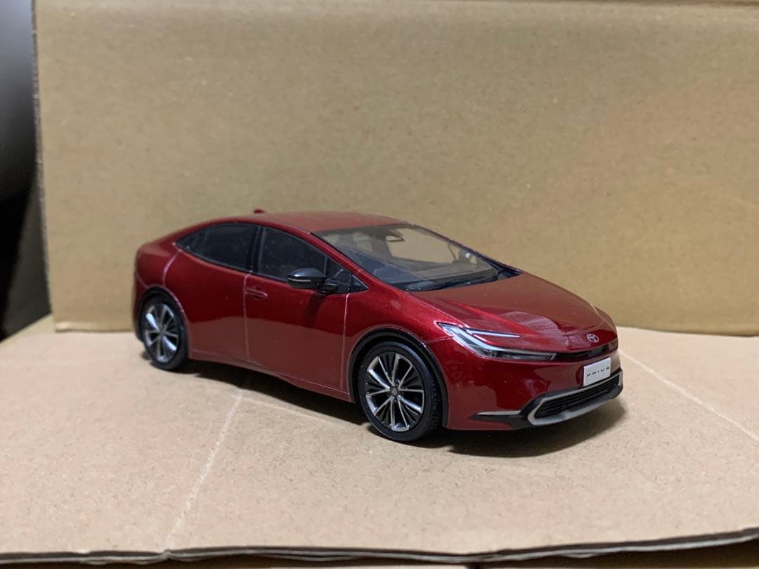 新型プリウス カラーサンプル レッド