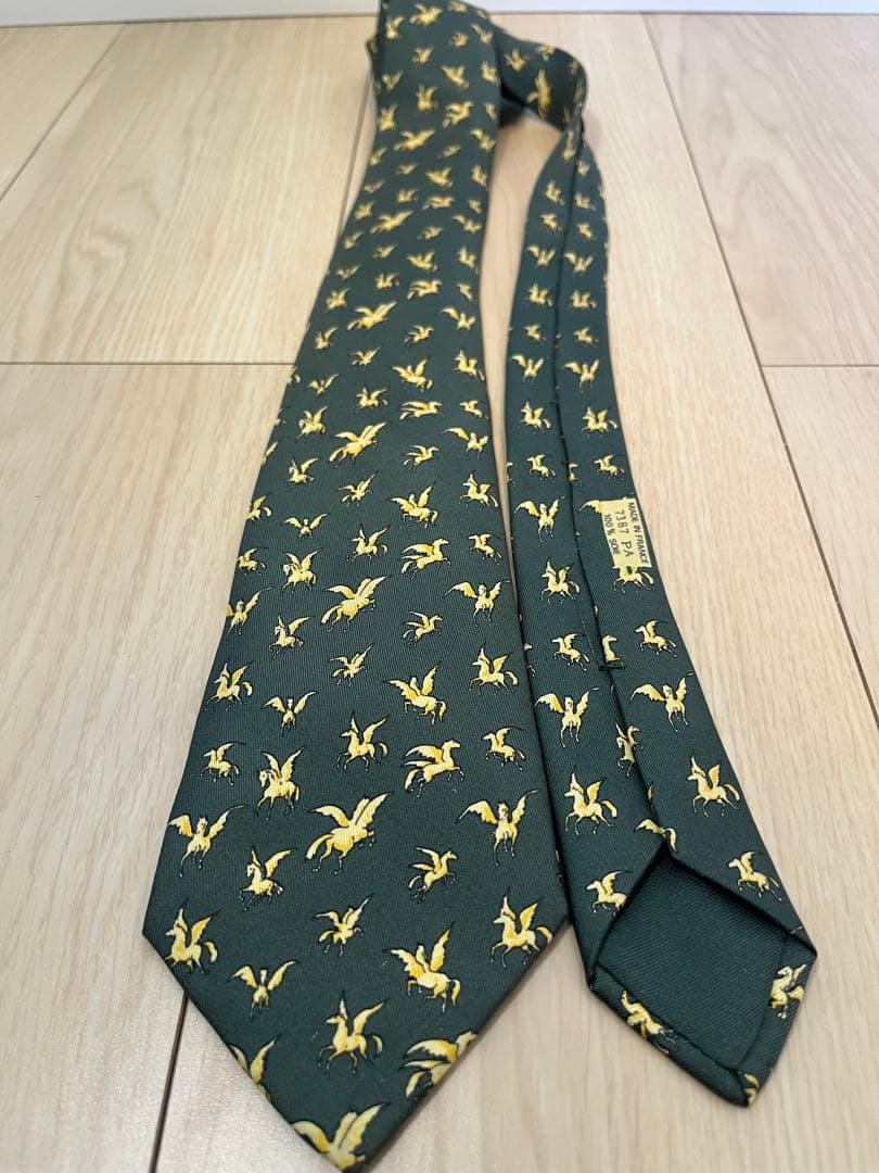 【美品】HERMES ネクタイ 緑 鳥の模様