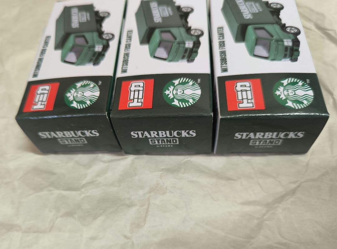 スターバックス　トミカ　３点