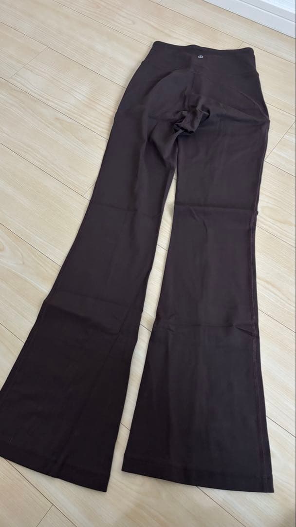 週末限定セールlululemonGroove HR Flared Pant