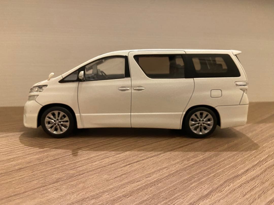 1/24 トヨタ　ヴェルファイア　カラーサンプル　非売品ミニカー　ホワイトパール