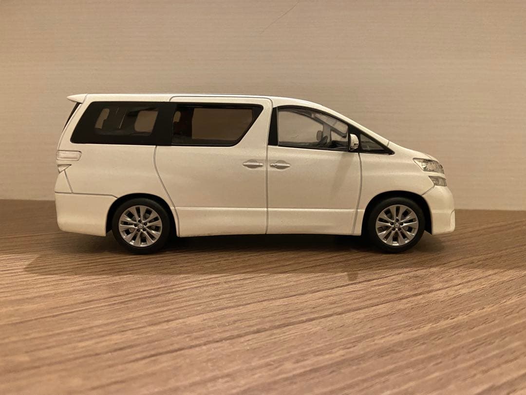 1/24 トヨタ　ヴェルファイア　カラーサンプル　非売品ミニカー　ホワイトパール