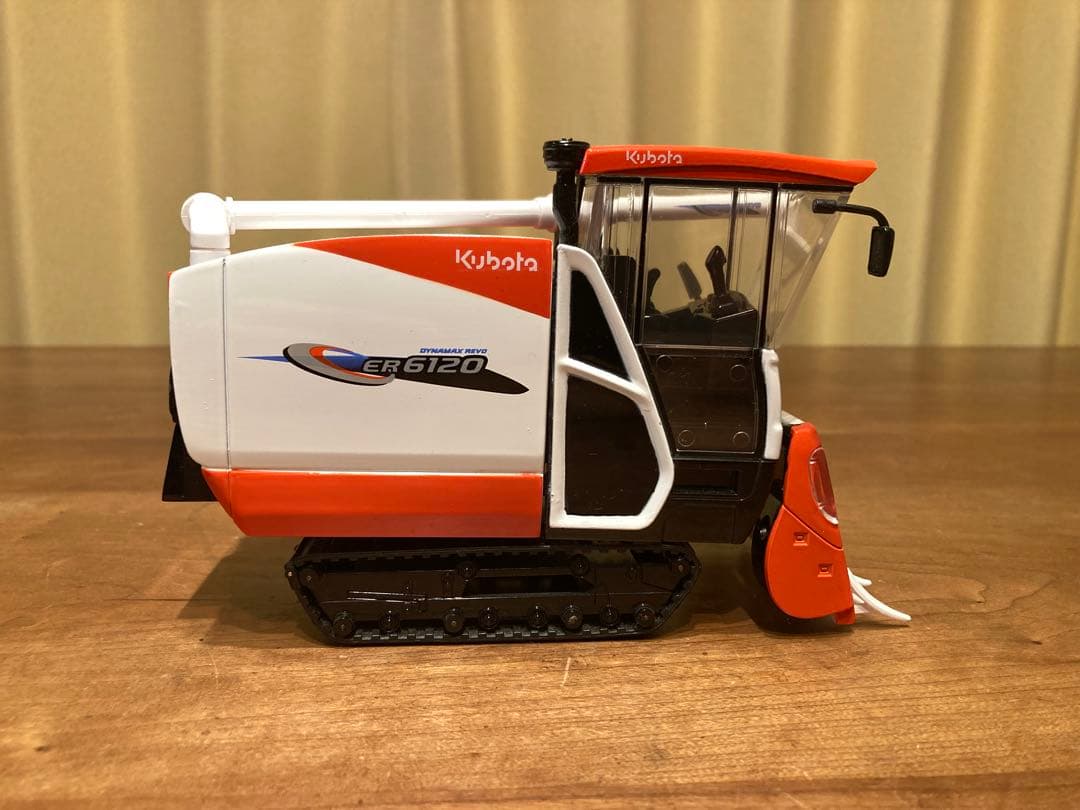 クボタコンバイン　DYNAMAX REVO ER6120