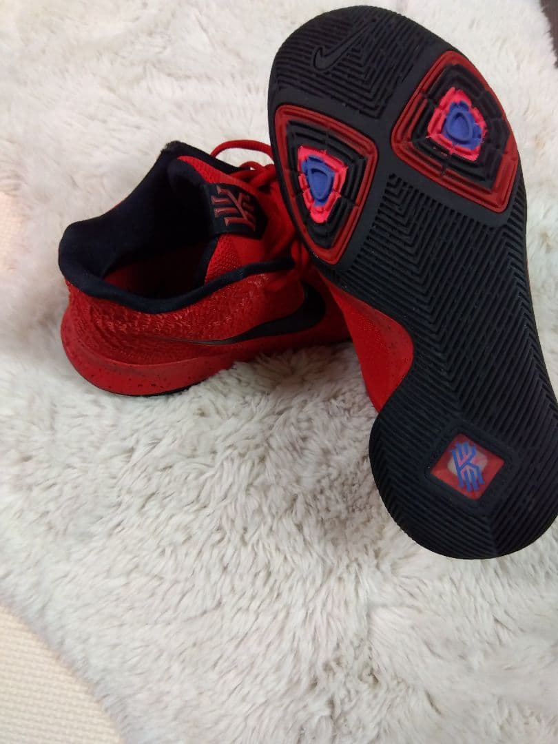 ナイキ NIKE カイリー Kyrie 3 GS Three Point